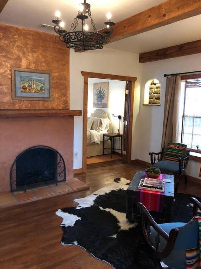 El Viejo Adobe - Across From Sul Ross Campus Bed & Breakfast Alpine Exterior photo