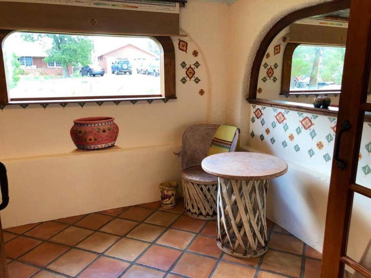 El Viejo Adobe - Across From Sul Ross Campus Bed & Breakfast Alpine Exterior photo